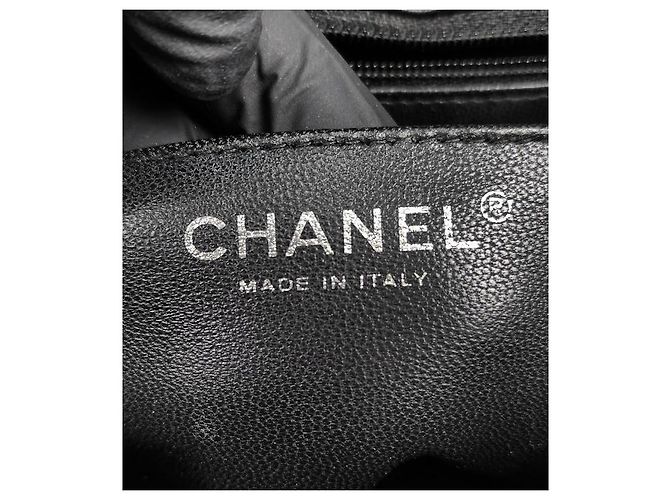 Chanel Borsa Classic Handbag Single Flap Large in vernice nera Nero - vista 10