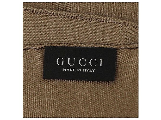 Gucci Lenço Quadrado em Twill de Seda com Estampa GG Marrom - vista 8
