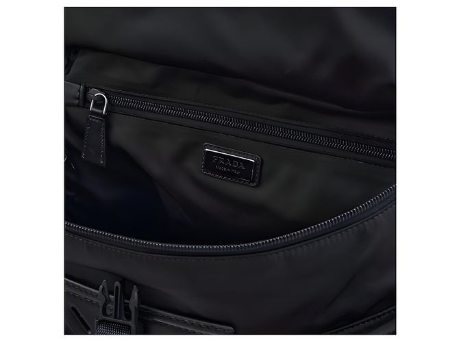 Prada Borsa a tracolla in nylon con logo triangolare Nero - vista 10