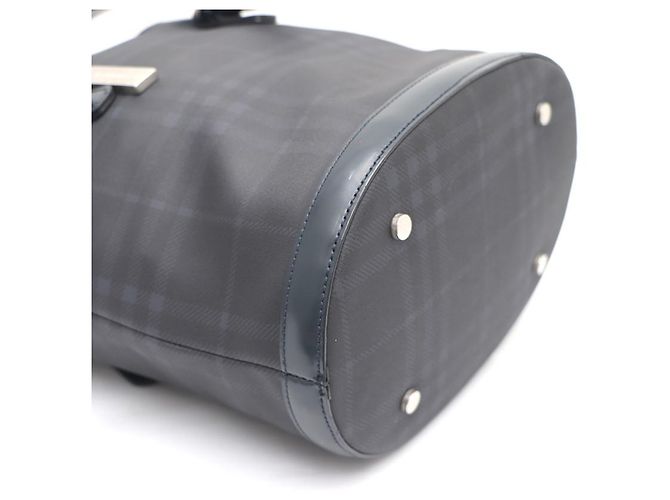 Burberry Borsa Tote e Borsa a Tracolla in PVC Nova Check Blu - vista 15