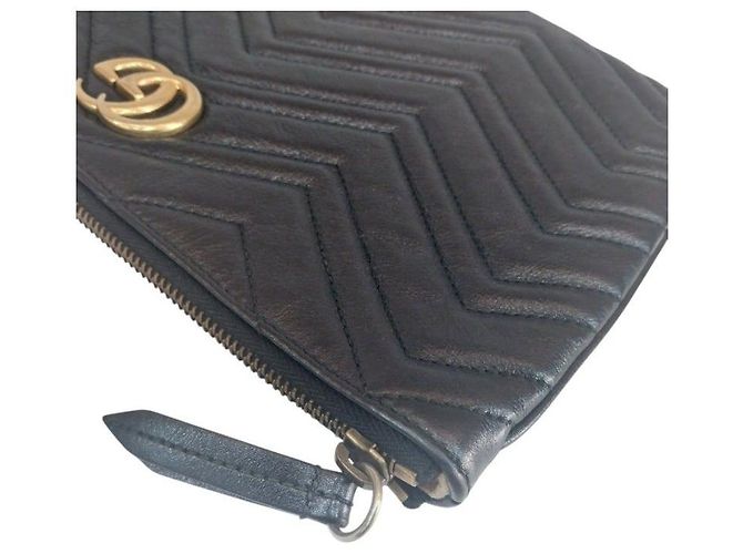 Gucci Pouch in pelle nera con dettagli dorati Clutch Matelassé Nero - vista 5