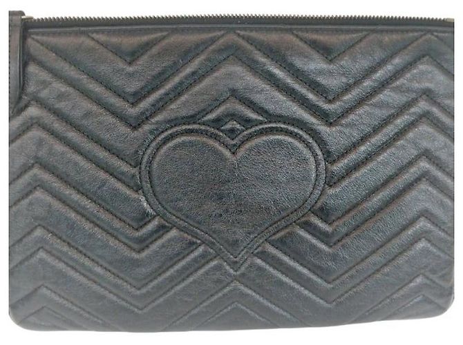 Gucci Pouch in pelle nera con dettagli dorati Clutch Matelassé Nero - vista 6