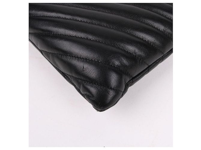 Saint Laurent Clutch Bag New Medium in chevron nero e metallo dorato - vista 10
