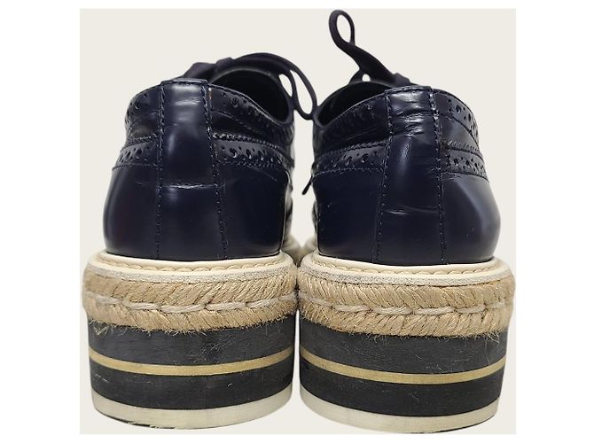 Prada Scarpe Clipper Wingtip in vitello Navy con suola espadrillas Blu - vista 7