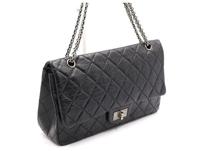 Chanel Vintage Schultertasche mit Klappe und silberner Kette Schwarz - Ansicht 3