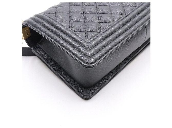 Chanel Bolso de hombro Boy Caviar Medium Flap con cadena dorada Negro - vista 7