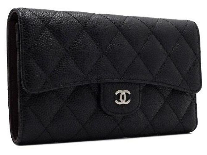 Chanel Cartera Larga Classic Flap de Caviar Negro - vista 3