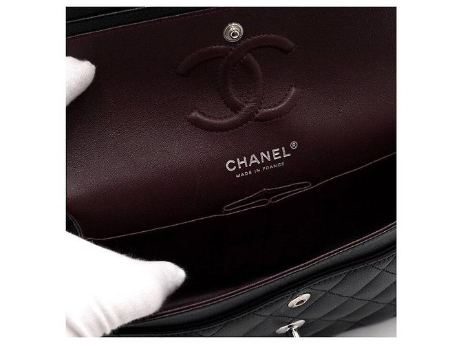 Chanel Borsa a tracolla Classic Small Flap CC in pelle caviar nera con catena argentata Nero - vista 8