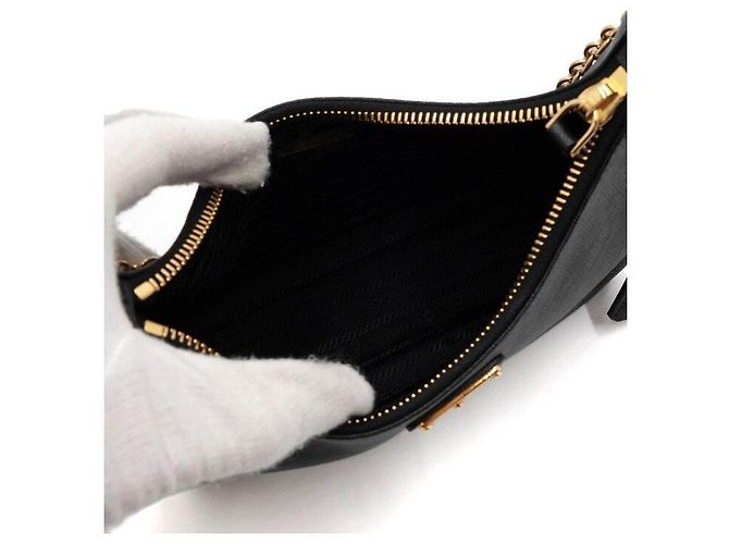 Prada Sac Hobo Multi Re-Edition en Saffiano Noir avec Chaîne Dorée, Sac à Épaule et Bandoulière - vue 5