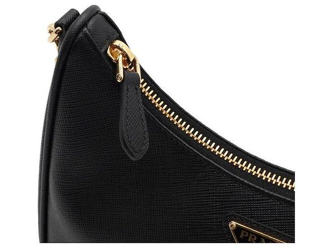 Prada Sac Hobo Multi Re-Edition en Saffiano Noir avec Chaîne Dorée, Sac à Épaule et Bandoulière - vue 8
