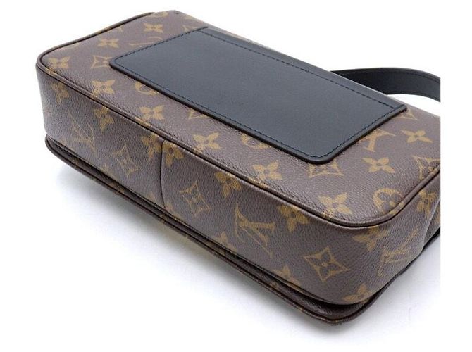 Louis Vuitton Borsa a tracolla e crossbody Marceau in Monogram Canvas con catena dorata Nero - vista 8