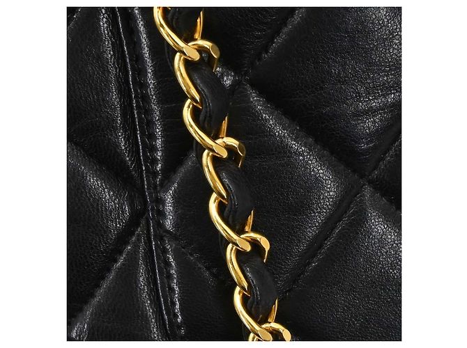 Chanel Vintage Chain Tote Quilted Lambskin Medium Nero - vista 5