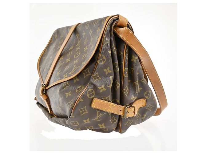 Louis Vuitton Saumur Monogram 35 Marrone - vista 3