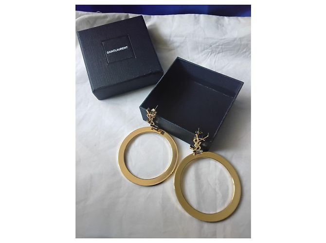 Orecchini a cerchio Saint Laurent con monogramma YSL tono oro D'oro - vista 3