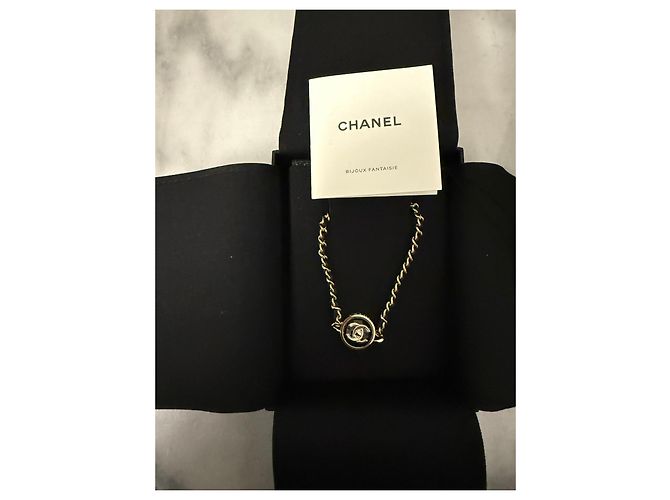 Collana Choker Chanel Logo CC Dorata e Nera Nero Gold hardware - vista 5