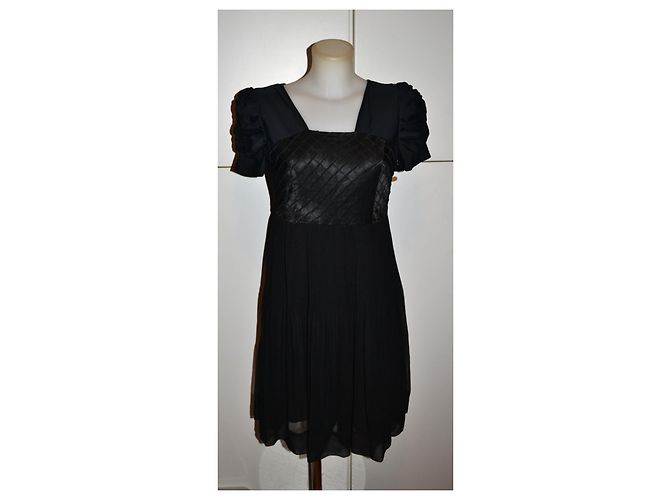 Valentino kurzes schwarzes Kleid - Ansicht 3