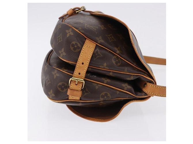 Louis Vuitton Saumur Monogram 30 Marrone - vista 3