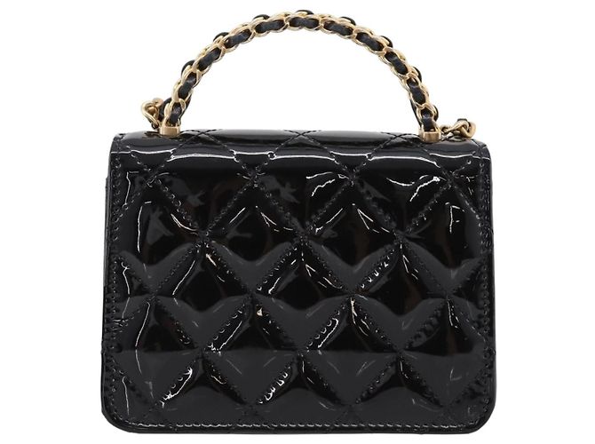 Clutch com corrente Chanel em couro patente com alça superior trançada e aba CC Preto - vista 2