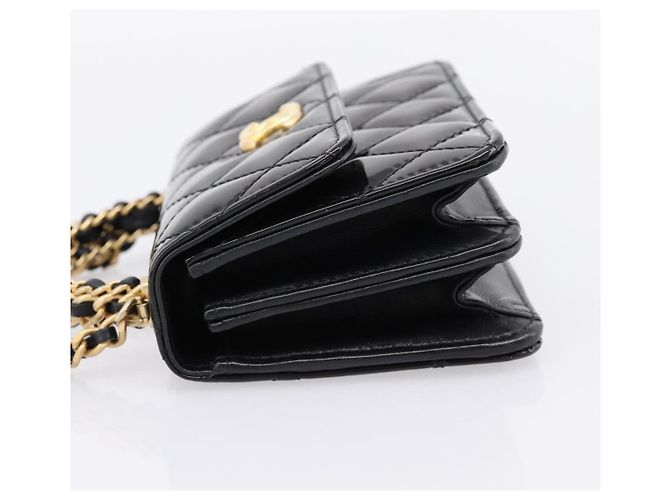 Clutch com corrente Chanel em couro patente com alça superior trançada e aba CC Preto - vista 3