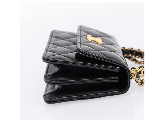 Clutch com corrente Chanel em couro patente com alça superior trançada e aba CC Preto - vista 4