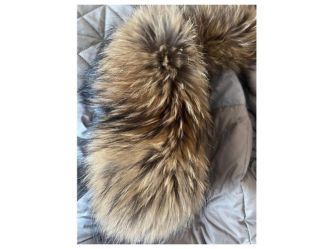 Abrigo de plumón gris para mujer Woolrich con cuello de piel - vista 4