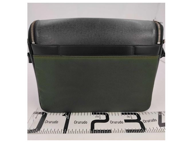 Borsa a tracolla Louis Vuitton Taimir Grigio - vista 2