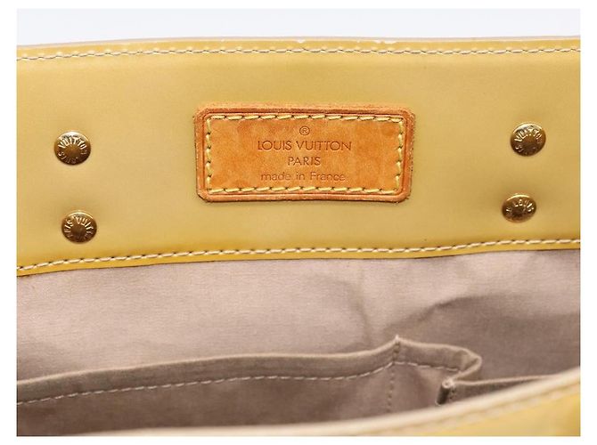 Borsa a mano LOUIS VUITTON Monogram Vernis Reade MM Beige M91141 LV Auth 195729 - vista 10