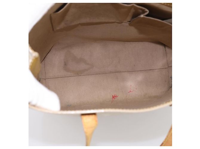 Borsa a mano LOUIS VUITTON Monogram Vernis Reade MM Beige M91141 LV Auth 195729 - vista 11