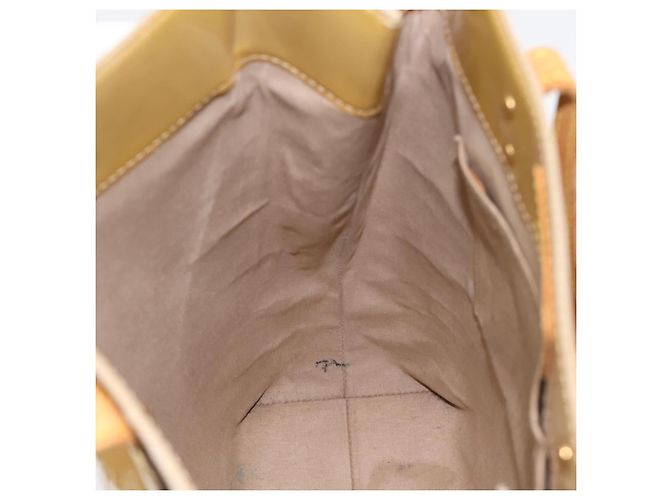 Borsa a mano LOUIS VUITTON Monogram Vernis Reade MM Beige M91141 LV Auth 195729 - vista 18