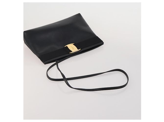 Borsa a tracolla Salvatore Ferragamo Vala in pelle Set da 2 Nero Auth 190004 - vista 5
