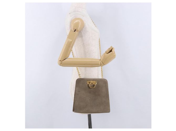 Borsa a tracolla Salvatore Ferragamo Gancini Chain in camoscio beige e oro Auth ka5639 D'oro - vista 22