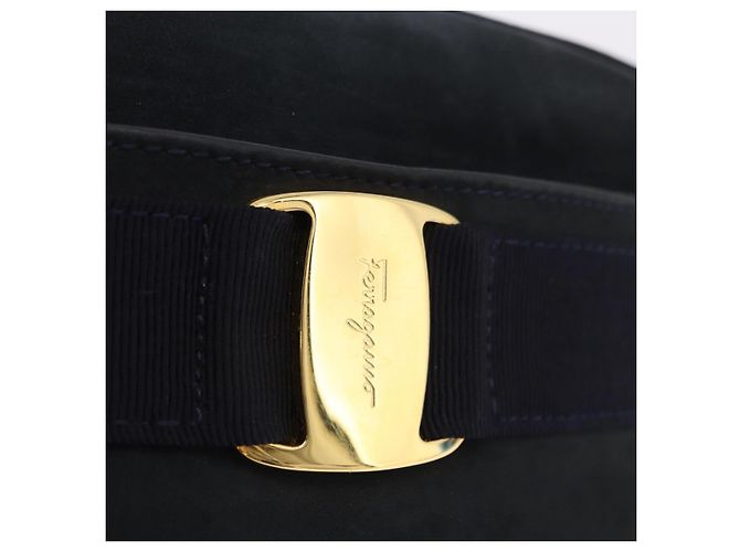 Bolsa de Ombro Salvatore Ferragamo Vala em Camurça Navy Gold Auth ka5596 Dourado Azul marinho - vista 14