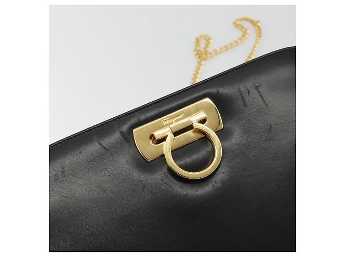 Borsa a tracolla Salvatore Ferragamo Gancini Chain in pelle nera e oro Auth 196249 Nero D'oro - vista 15