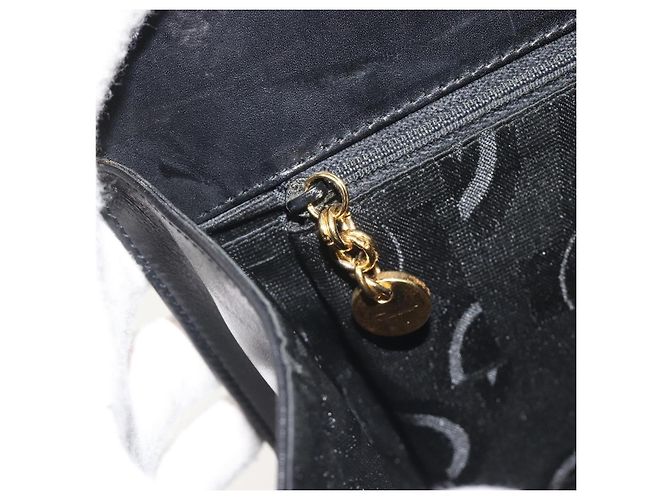 Borsa a tracolla Salvatore Ferragamo Gancini Chain in pelle nera e oro Auth 196249 Nero D'oro - vista 20