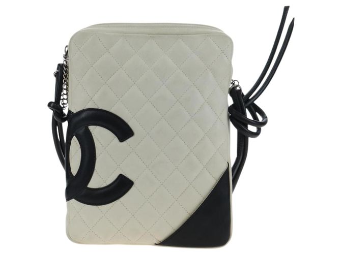 Borsa CHANEL COCO Mark Matelasse Cambon Line in pelle bianca CC Auth 194709M Bianco - vista 2