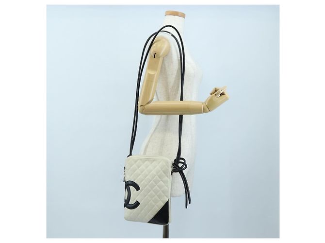 Borsa CHANEL COCO Mark Matelasse Cambon Line in pelle bianca CC Auth 194709M Bianco - vista 26