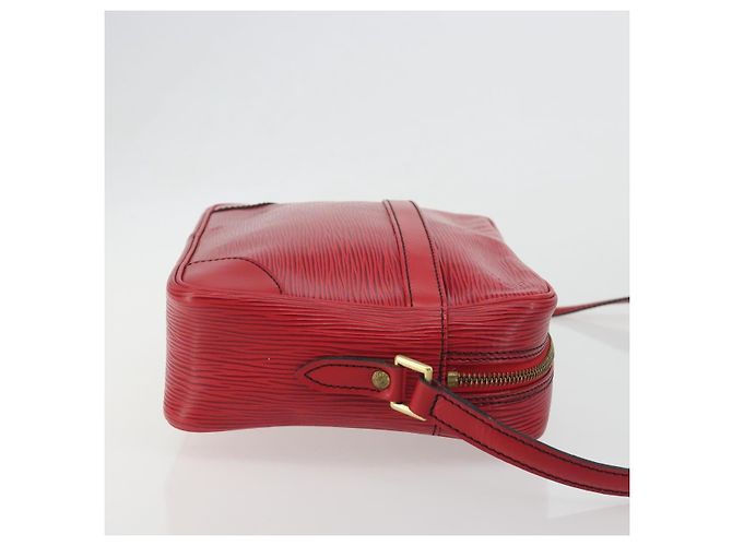 LOUIS VUITTON Epi Trocadero 27 Shoulder Bag Red M52317 LV Auth 195069A Rosso - vista 3