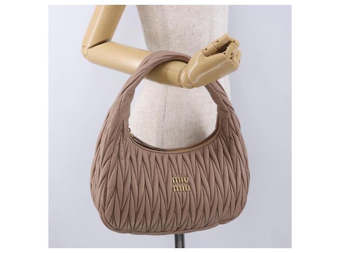 Borsa a tracolla Miu Miu Matelassé Wonder in pelle di agnello Pink Gold Auth 196075SAM Rosa D'oro - vista 22