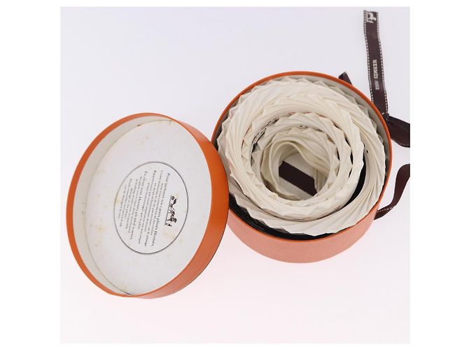 Hermès Lenço HERMES Carré Plissé 90 "Cheval Surprise" Seda Branca Auth 197112M Branco - vista 17