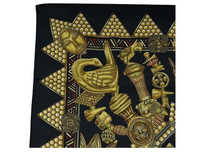 Hermès Foulard HERMES Carre 90 « L'OR DES CHEFS » Seta Nero Auth 195923M - vista 2