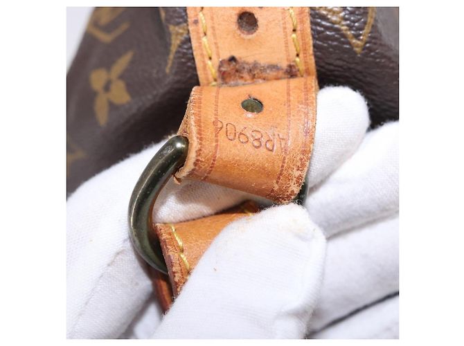 LOUIS VUITTON Borsa a tracolla Monogram Petit Noe M42226 LV Auth 193342 Monogramma - vista 12