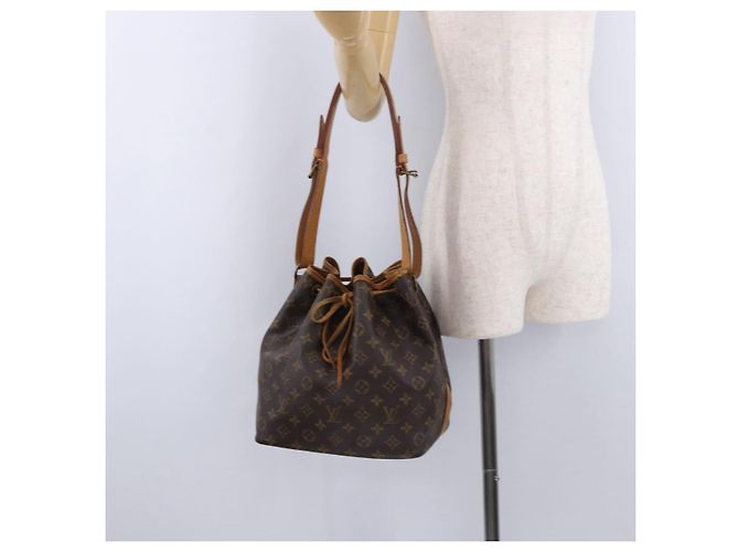 LOUIS VUITTON Borsa a tracolla Monogram Petit Noe M42226 LV Auth 193342 Monogramma - vista 22