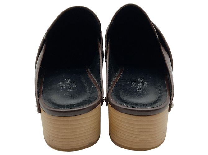 Zuecos Mules Calya de cuero marrón Hermès Castaño - vista 5
