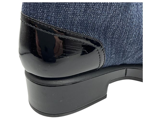 Stivaletti combat stringati in denim blu e pelle nera Chanel - vista 5