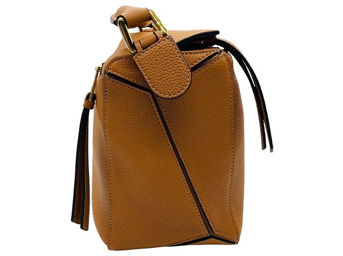 Borsa a spalla Puzzle Loewe in pelle di vitello grana Tan Cammello - vista 2