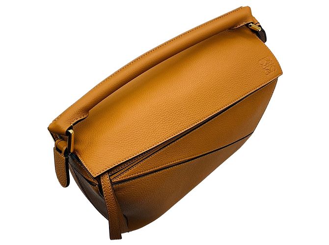 Borsa a spalla Puzzle Loewe in pelle di vitello grana Tan Cammello - vista 5