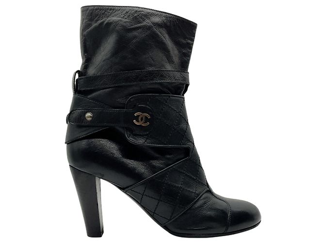 Botines Chanel de piel acolchada negra Negro - vista 2