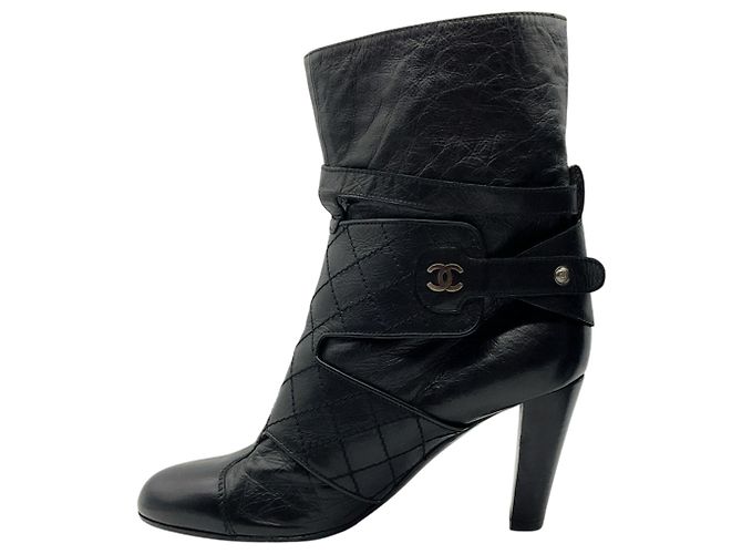 Botines Chanel de piel acolchada negra Negro - vista 3