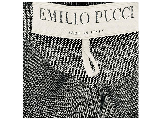 Emilio Pucci plissierter Strickpullover in Schwarz mit Dreiviertelärmeln und Mesh-Details an den Ärmeln - Ansicht 4