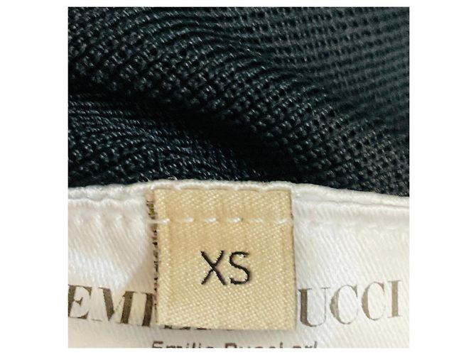 Emilio Pucci plissierter Strickpullover in Schwarz mit Dreiviertelärmeln und Mesh-Details an den Ärmeln - Ansicht 5